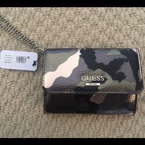 camo guess key chain wallet
